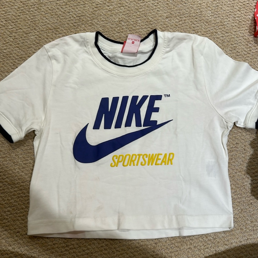 Nike crop top vintage looking puffy print size xs